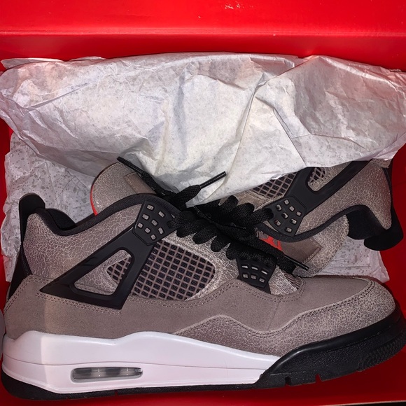 Jordon 4 taupe haze - Picture 1 of 2